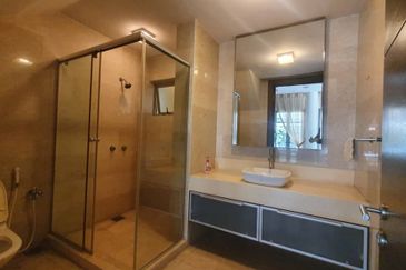 Bukit Jelutong, Shah Alam @ 2 Sty Semi D Connected House For Sale