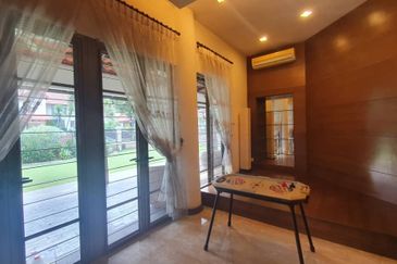 Bukit Jelutong, Shah Alam @ 2 Sty Semi D Connected House For Sale