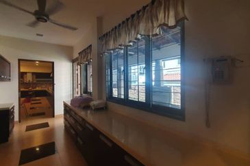 Bukit Jelutong, Shah Alam @ 2 Sty Semi D Connected House For Sale