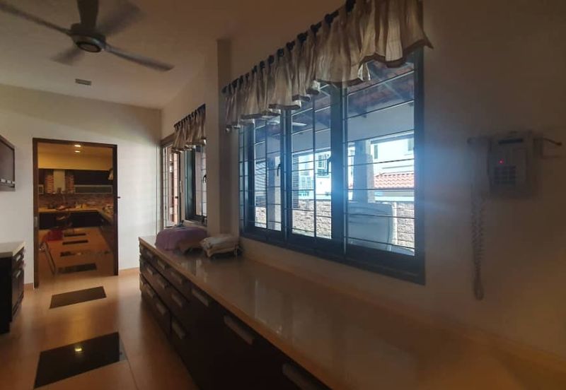 Bukit Jelutong, Shah Alam @ 2 Sty Semi D Connected House For Sale