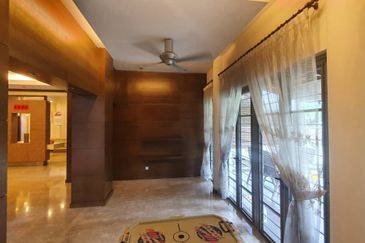 Bukit Jelutong, Shah Alam @ 2 Sty Semi D Connected House For Sale