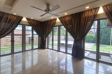 Bukit Jelutong, Shah Alam @ 2 Sty Semi D Connected House For Sale