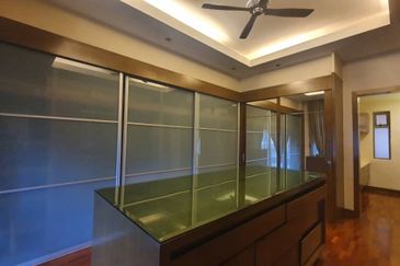 Bukit Jelutong, Shah Alam @ 2 Sty Semi D Connected House For Sale