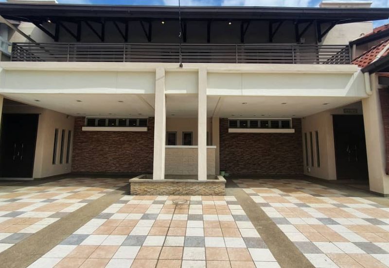 Bukit Jelutong, Shah Alam @ 2 Sty Semi D Connected House For Sale