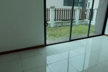 (2 storey bungalow)Amber @ Subang Bestari , Kwasa Damansara