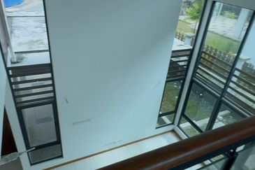 (2 storey bungalow)Amber @ Subang Bestari , Kwasa Damansara