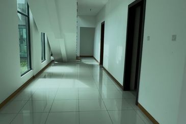 (2 storey bungalow)Amber @ Subang Bestari , Kwasa Damansara