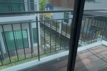 (2 storey bungalow)Amber @ Subang Bestari , Kwasa Damansara