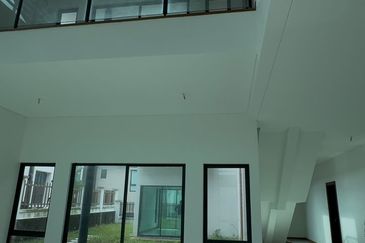 (2 storey bungalow)Amber @ Subang Bestari , Kwasa Damansara