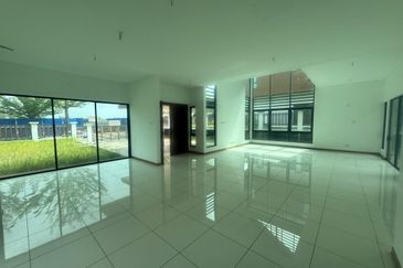 (2 storey bungalow)Amber @ Subang Bestari , Kwasa Damansara