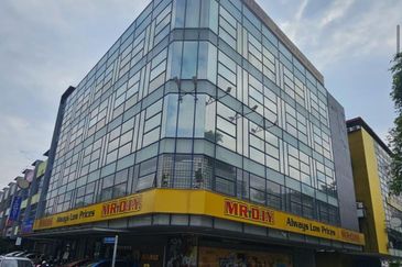 The Trillium @Lake Fields