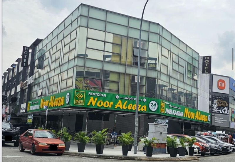 The Trillium @Lake Fields