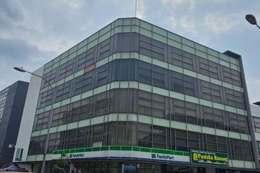 The Trillium @Lake Fields