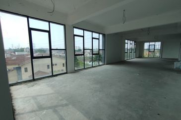 Empire Klang , Galeri Empire @ Klang  4 storey corner building  