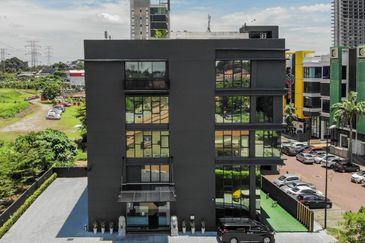 Empire Klang , Galeri Empire @ Klang  4 storey corner building  