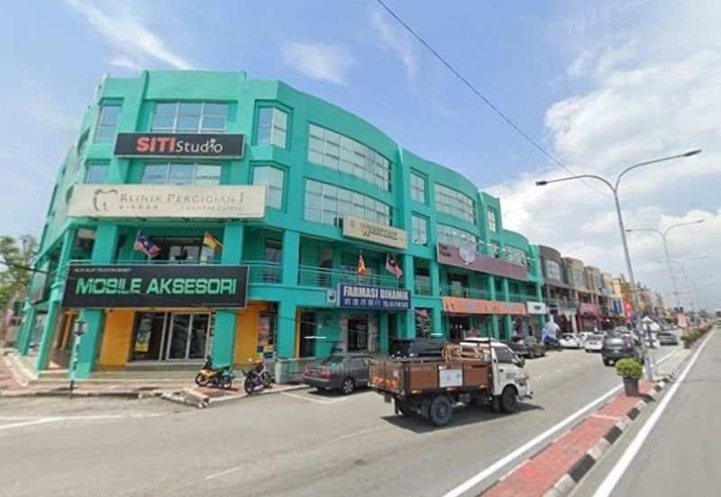 Jalan Bunga Pekan @ Banting 