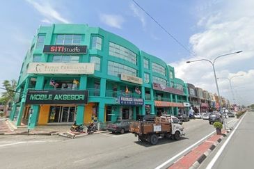 Jalan Bunga Pekan @ Banting 