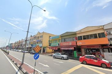 Jalan Bunga Pekan @ Banting 