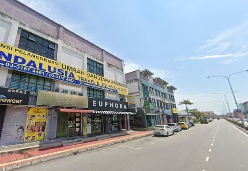 Jalan Bunga Pekan @ Banting 