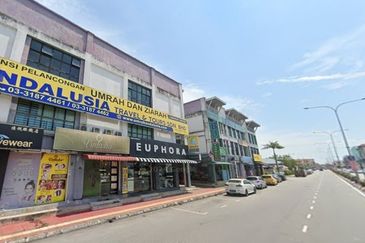 Jalan Bunga Pekan @ Banting 