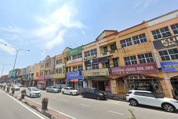 Jalan Bunga Pekan @ Banting 