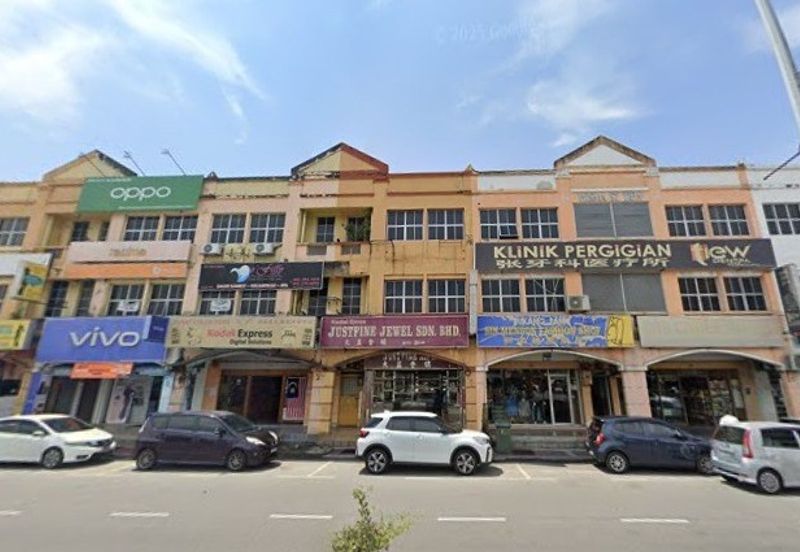 Jalan Bunga Pekan @ Banting 
