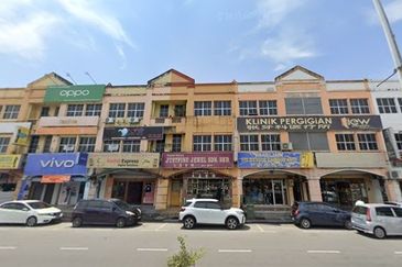 Jalan Bunga Pekan @ Banting 
