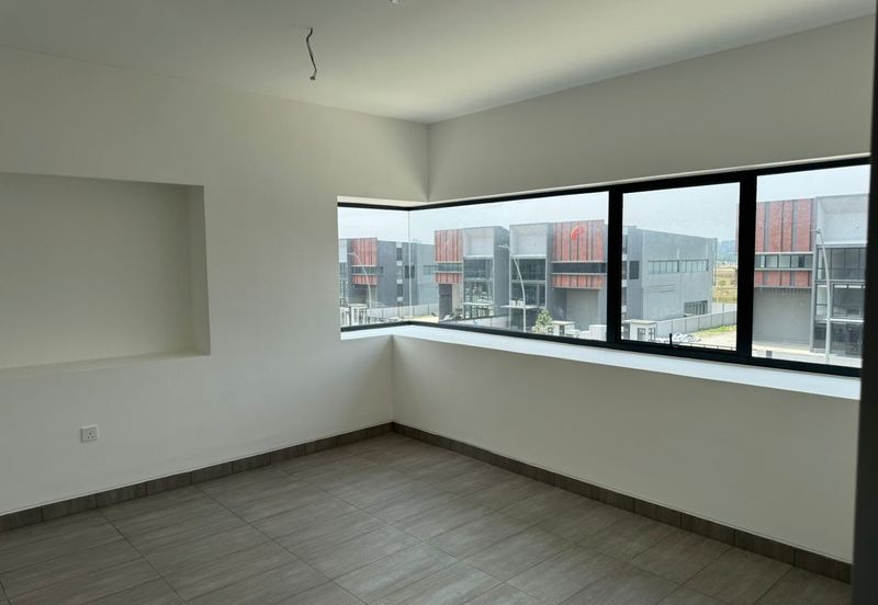 Elmina Business Park