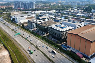 Bukit Jelutong , Seksyen U8 @ Shah Alam