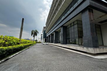 Bukit Jelutong , Seksyen U8 @ Shah Alam