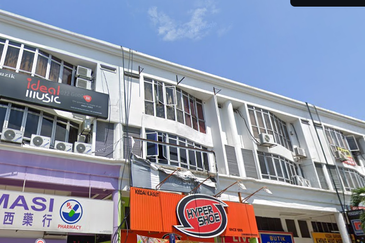 Medan Idaman Business Centre