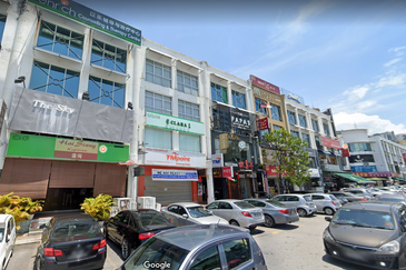 Bandar Puchong Puteri Ground floor Shop for rent Corner , Puchong Jaya Jalan Kenari Puchong bukit jalil Bandar Kinrara