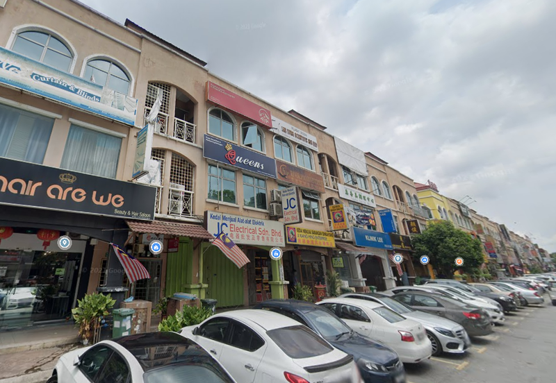Bandar Puteri Puchong 5 3Storey Shop For Sale , Fully Tenanted , Facing Main Road , Long Lease Tenant
