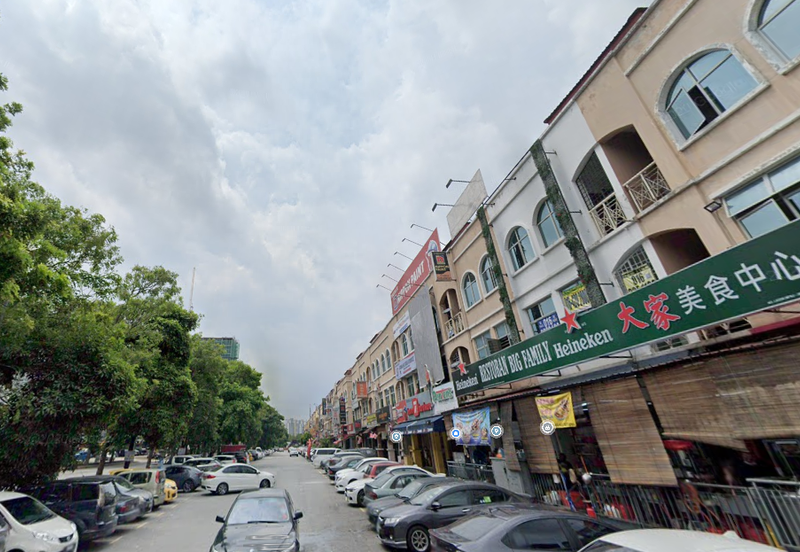 Bandar Puteri Puchong 5 3Storey Shop For Sale , Fully Tenanted , Facing Main Road , Long Lease Tenant