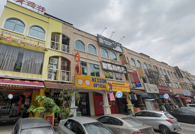 Bandar Puteri Puchong 5 3Storey Shop For Sale , Fully Tenanted , Facing Main Road , Long Lease Tenant