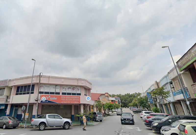 Bandar Puteri Puchong 5 3Storey Shop For Sale , Fully Tenanted , Facing Main Road , Long Lease Tenant