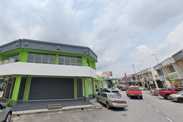 1.5Storey Corner Shop for Sale Bandar Puteri Puchong , Puteri 5, Puteri 2 , Puteri 1