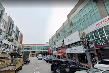 Ground floor shop for rent Bandar puteri puchong