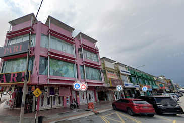 【 ROI 5% 】2 Storey Shop for Sale Kuala Selangor Medan Niaga