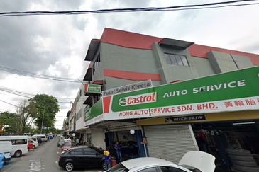 【ROI 5.4%】3S Storey Shop For Sale Taman Nirwana Ampang Jaya Facing Main Road