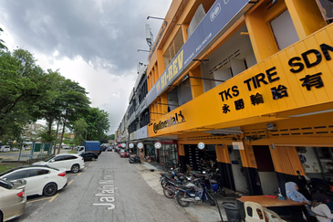 【ROI 5.4%】3S Storey Shop For Sale Taman Nirwana Ampang Jaya Facing Main Road