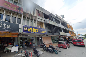 【ROI 5.4%】3S Storey Shop For Sale Taman Nirwana Ampang Jaya Facing Main Road