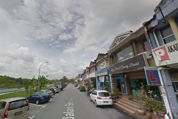 【ROI 6%】2 STOREY SHOP SEPANG BANDAR SALAK TINGGI , KIPMALL