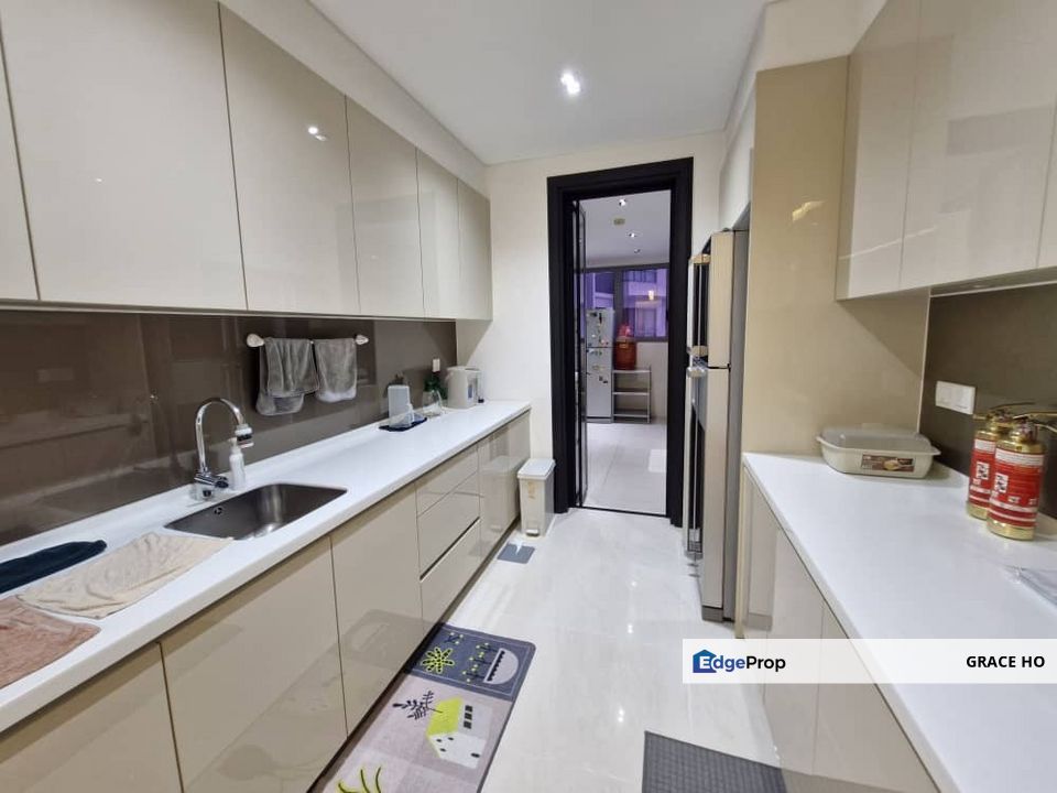 Beautiful renovate unit ready to sale with instant rental income!, Kuala Lumpur, Desa Parkcity