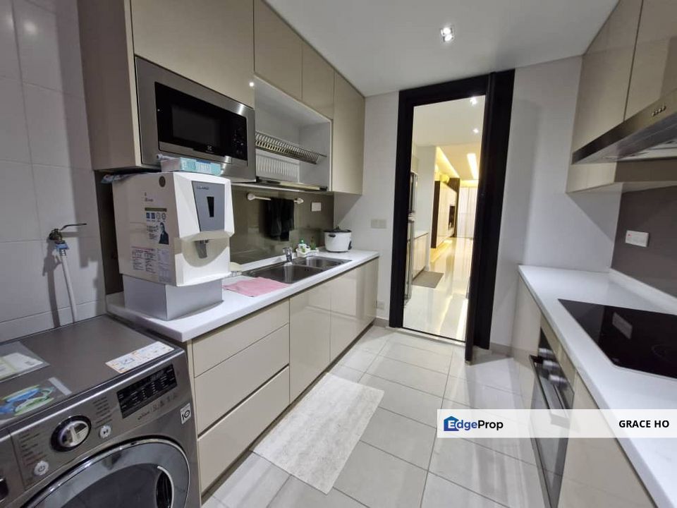 Beautiful renovate unit ready to sale with instant rental income!, Kuala Lumpur, Desa Parkcity