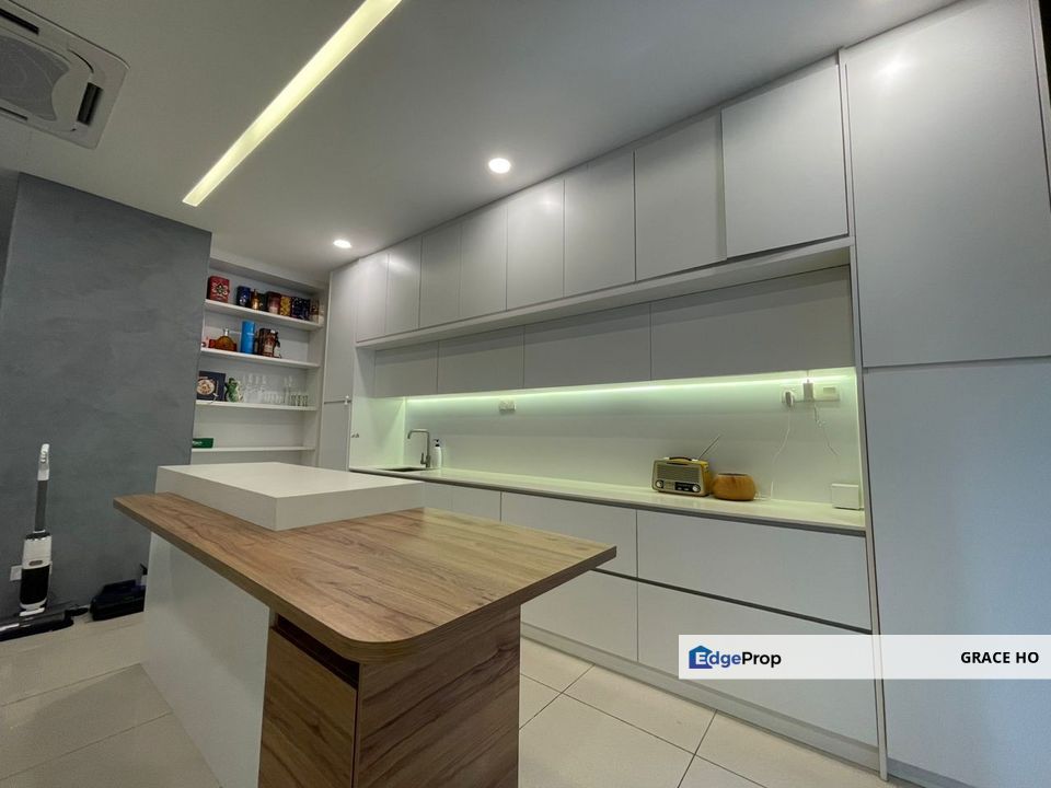 Meticulous maintained 3 Storey Unit For Sale, Limited and rare, Kuala Lumpur, Desa Parkcity