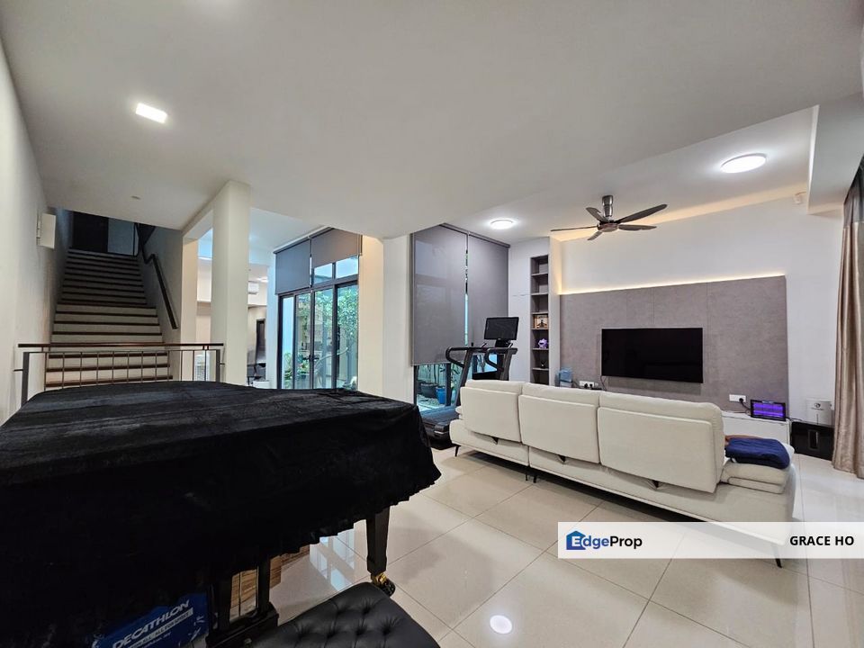 Perhaps your next home! A spacious residence ideal for a mid to large Family, Kuala Lumpur, Desa Parkcity