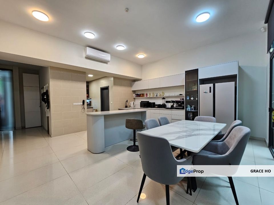 Perhaps your next home! A spacious residence ideal for a mid to large Family, Kuala Lumpur, Desa Parkcity