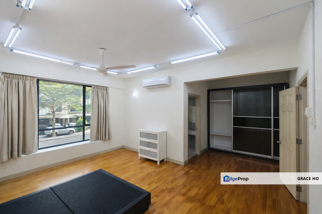 Partly Furnished Terraces House Ready For Sale, Kuala Lumpur, Desa Parkcity