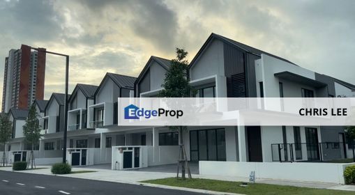 LUXURA End Lot 2 storey Superlink house for SALE, Selangor, Kota Kemuning